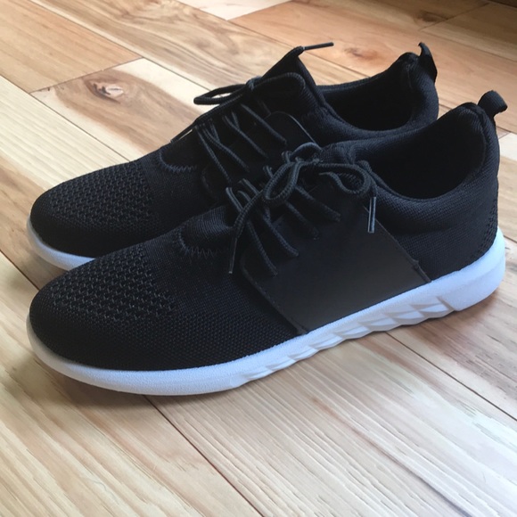 mia tennis shoes